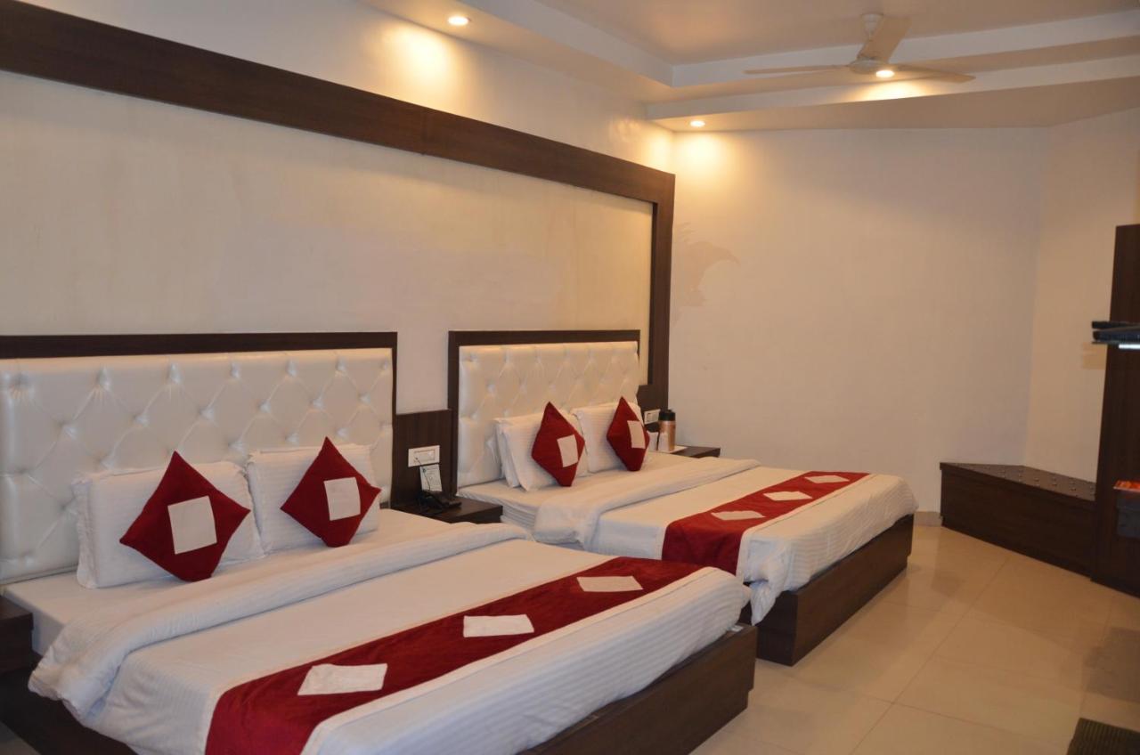 Hotel Krishna Katra  Esterno foto