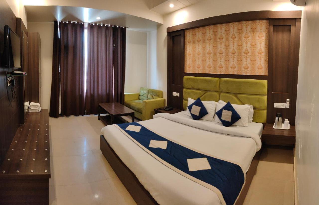 Hotel Krishna Katra  Esterno foto
