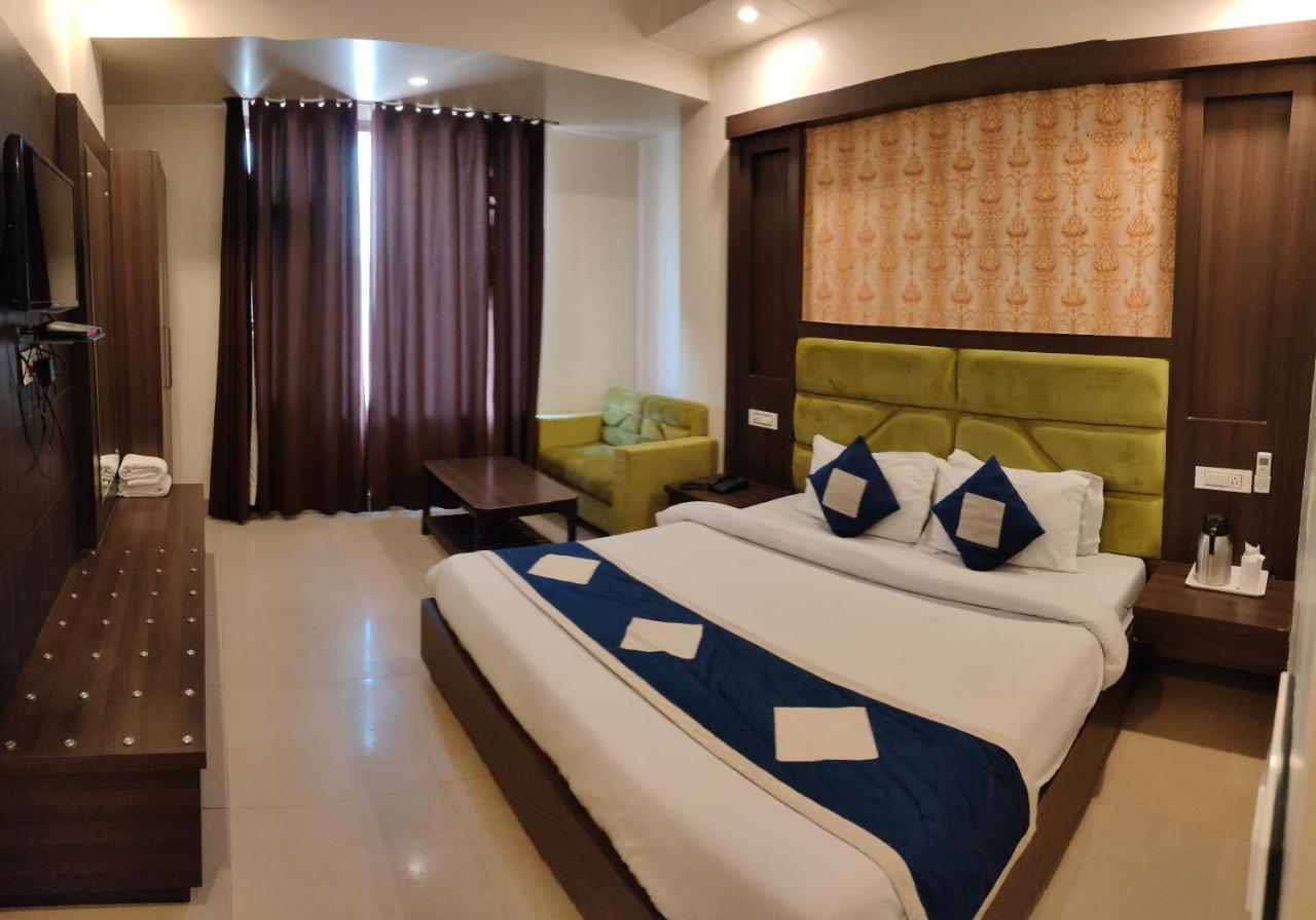 Hotel Krishna Katra  Esterno foto