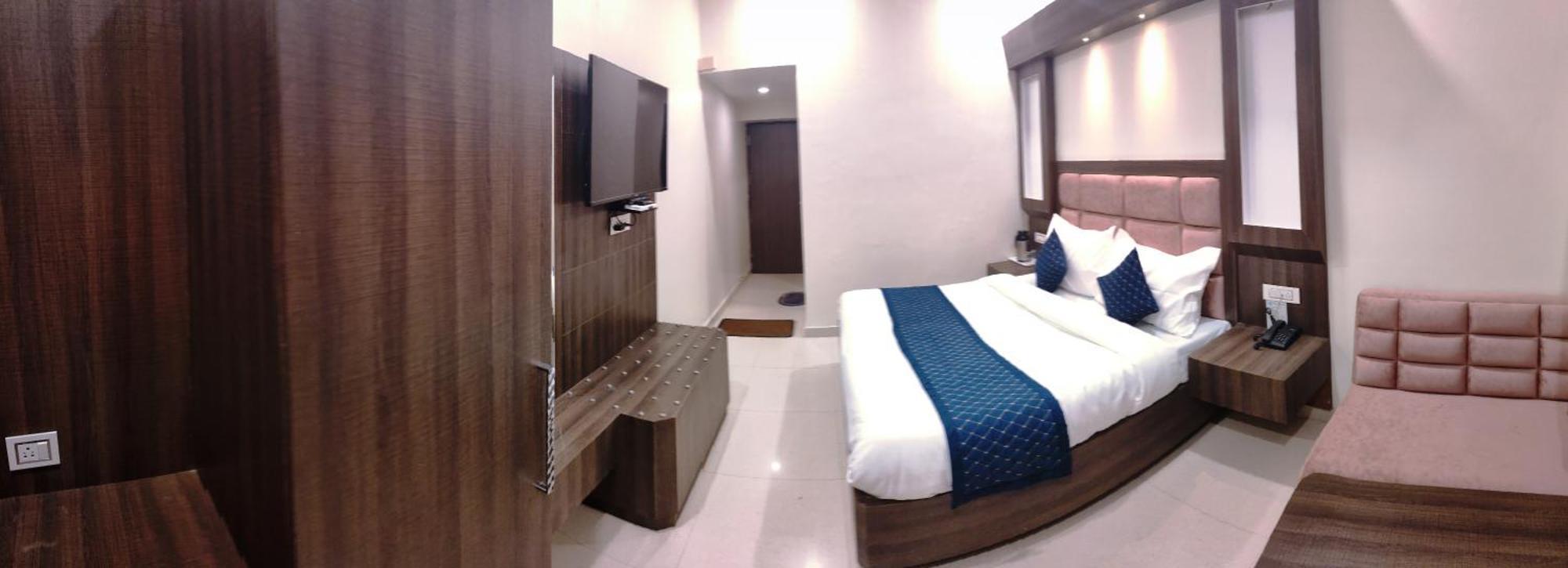Hotel Krishna Katra  Esterno foto